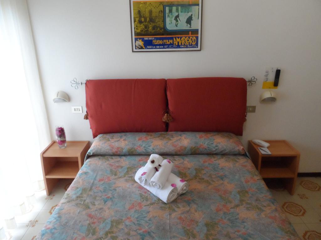 Hotel La Dolce Vita ริมินี ภายนอก รูปภาพ