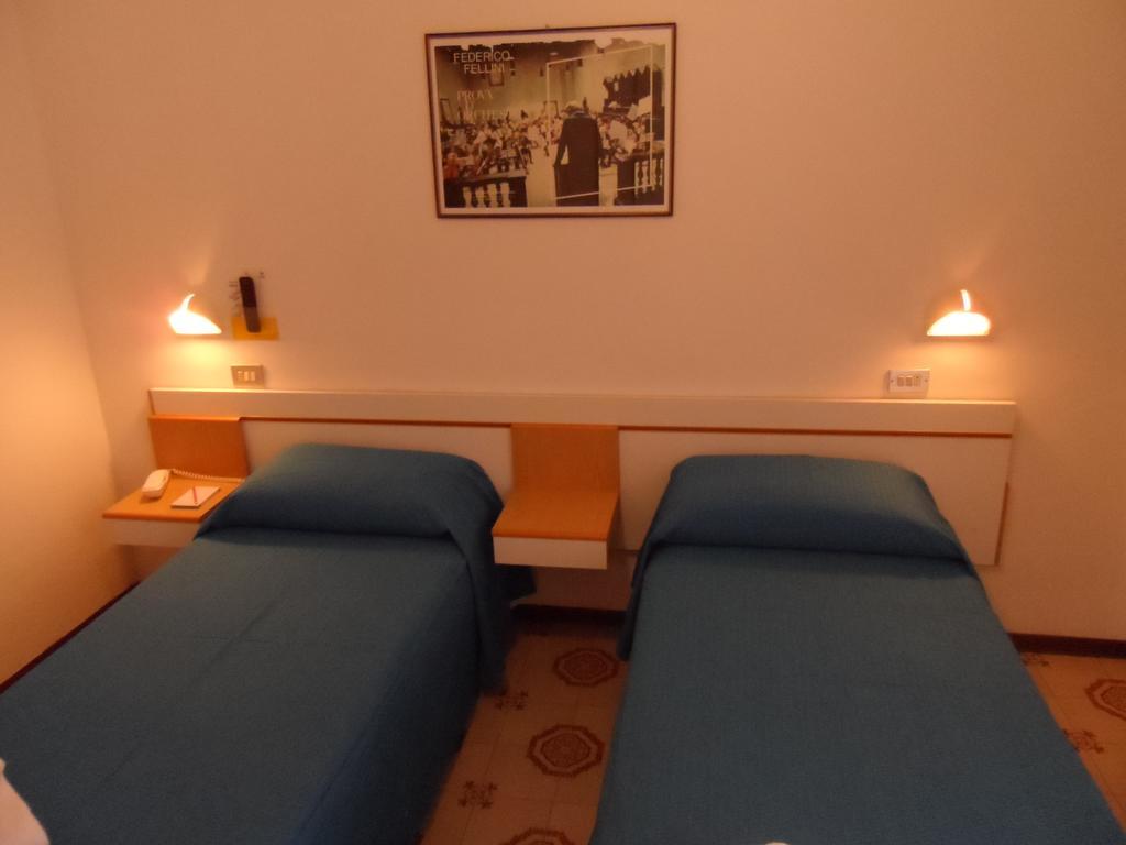 Hotel La Dolce Vita ริมินี ภายนอก รูปภาพ